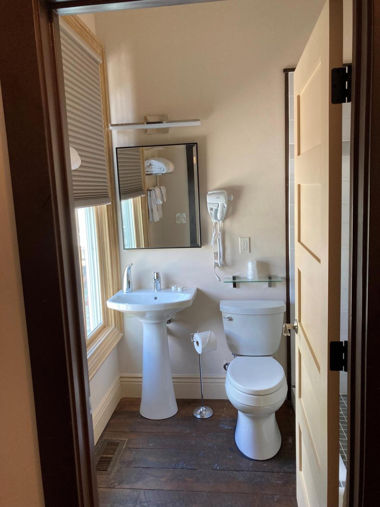 Tahoe Star Hotel Траки Экстерьер фото