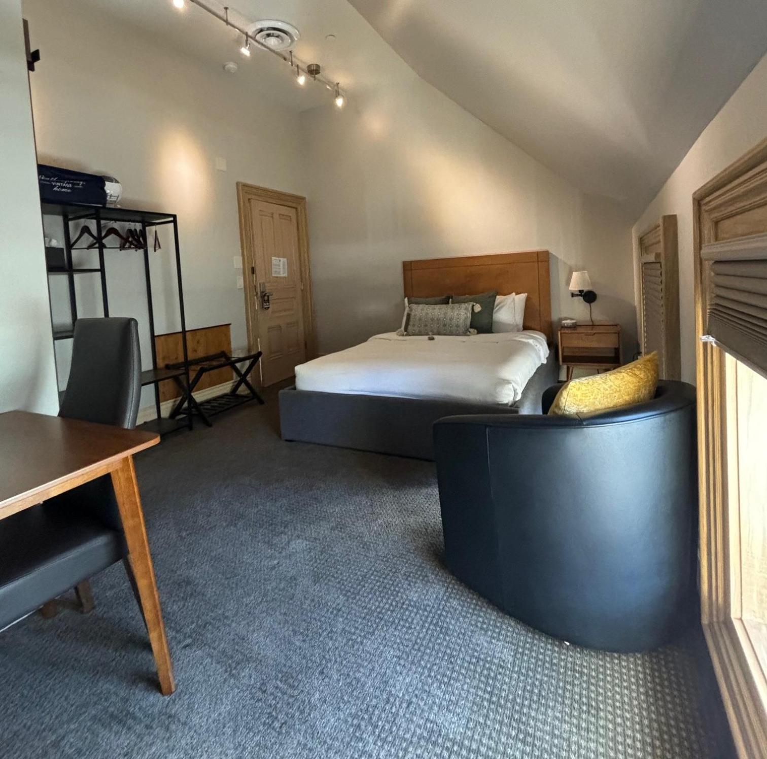 Tahoe Star Hotel Траки Экстерьер фото